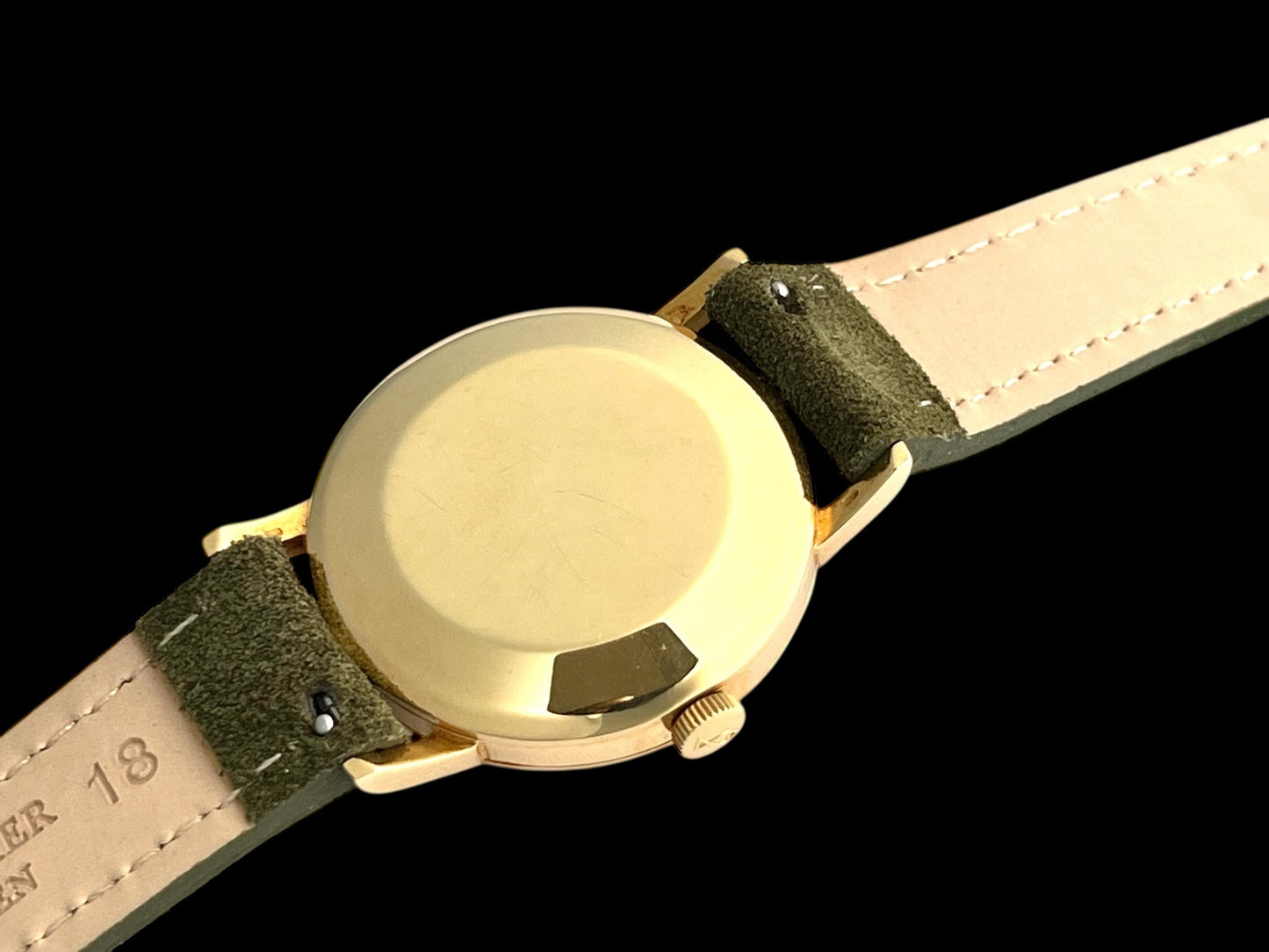 IWC Schaffhausen Vintage Automatic — 18K Yellow Gold Mint'