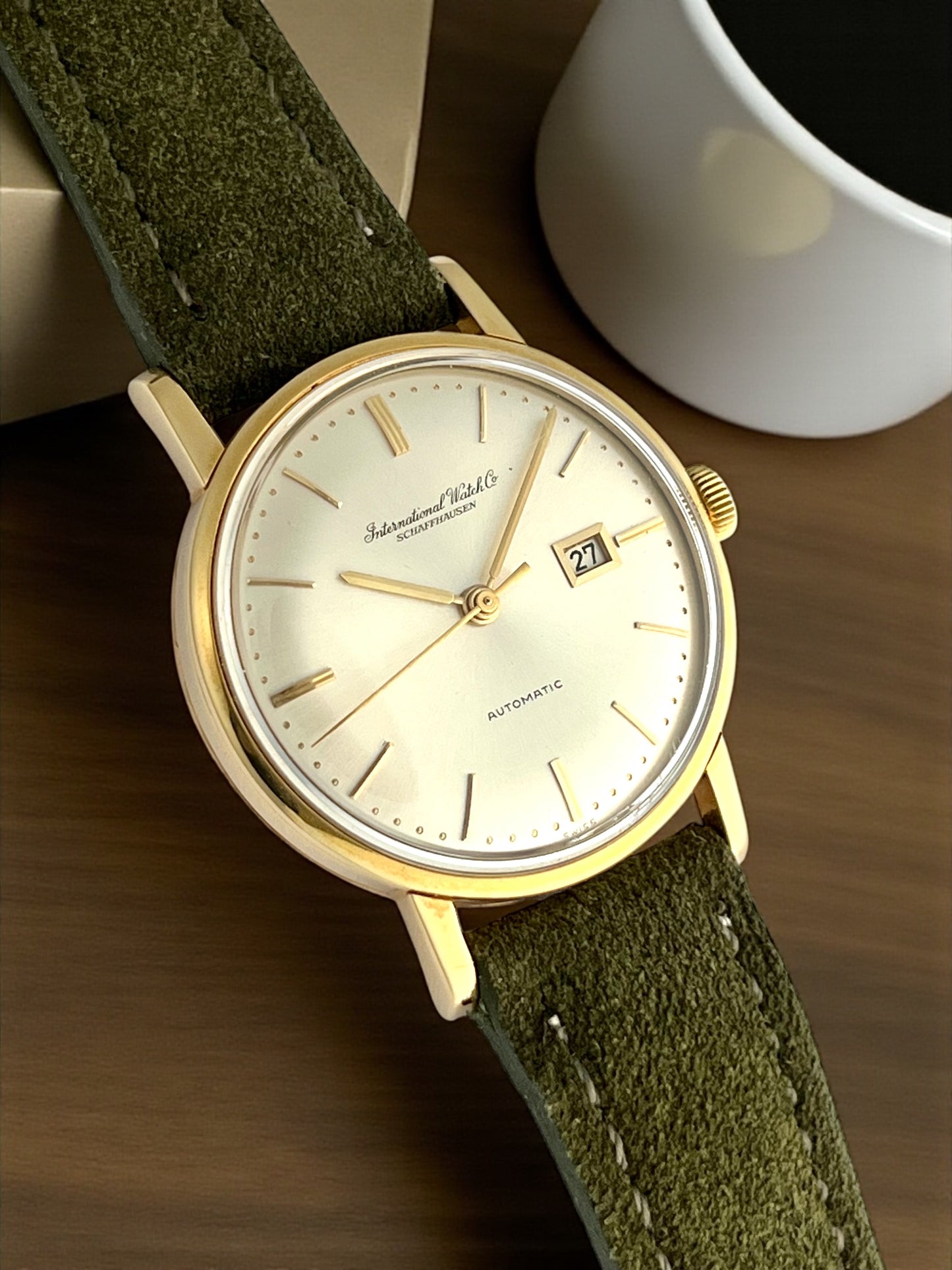 IWC Schaffhausen Vintage Automatic — 18K Yellow Gold Mint'