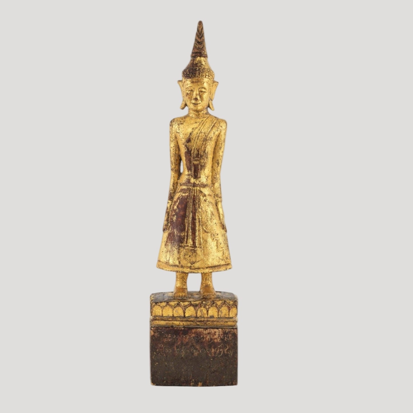 Rare antique Buddha, Birmanie, 19th c, Carved and gilded wood