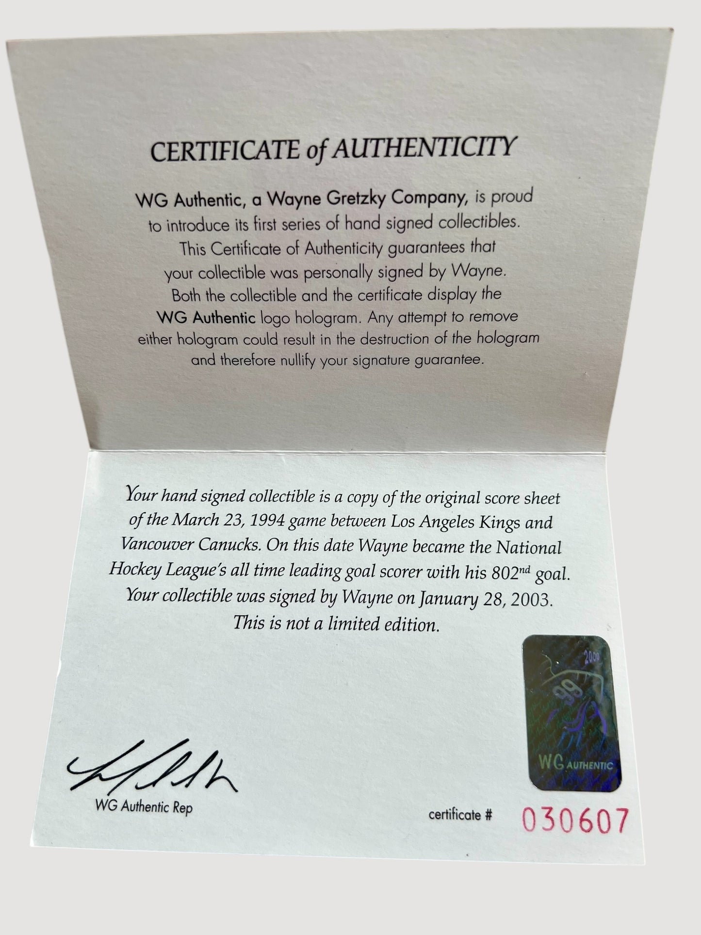 Robert ORR: Bobby Orr 1976 Canada CP MVP Canadian ice hockey player. 1976,  Certificate of authenticity