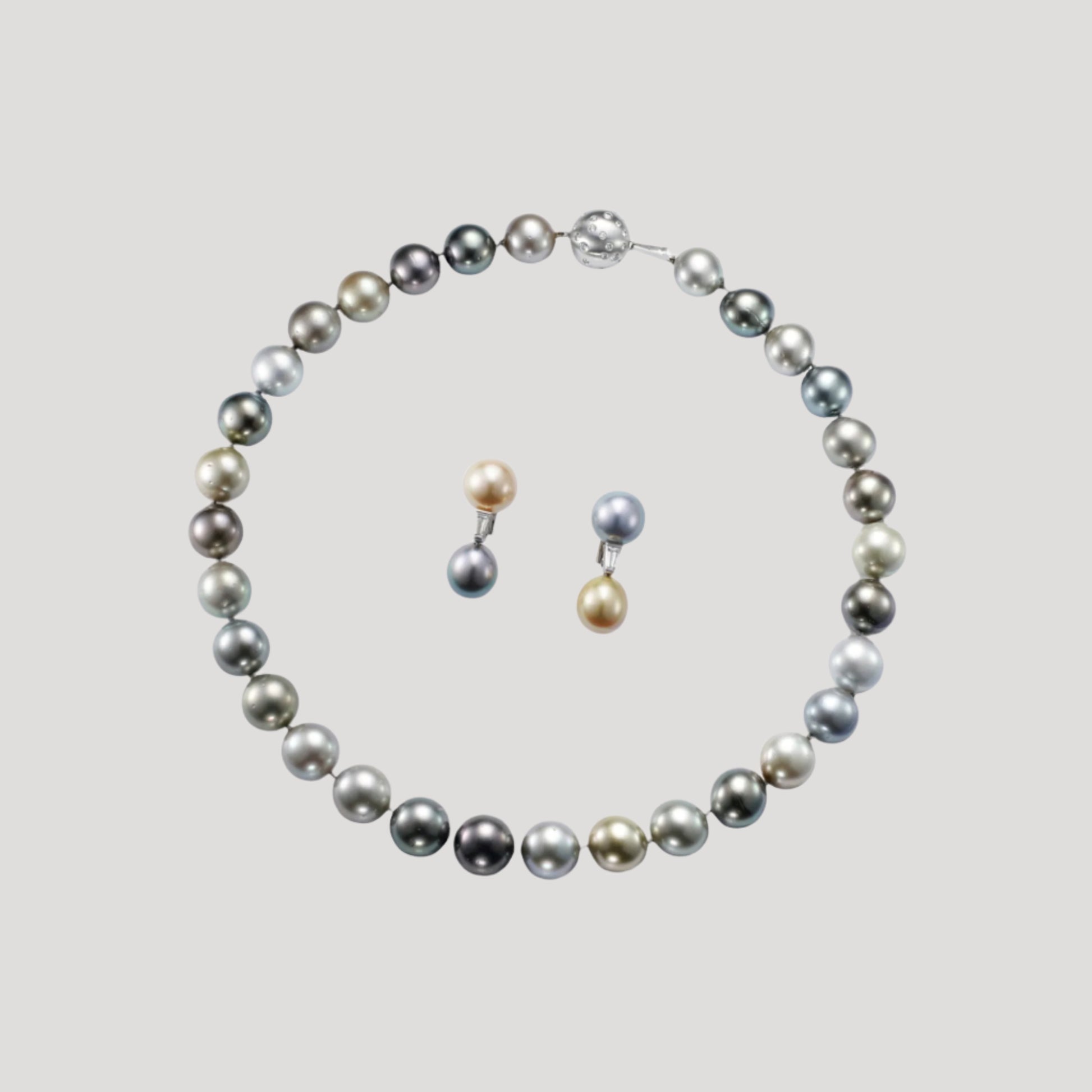 Set of Diamond & Grey cultivated Pearl Necklace Collier & Fitted Pearl Earrings