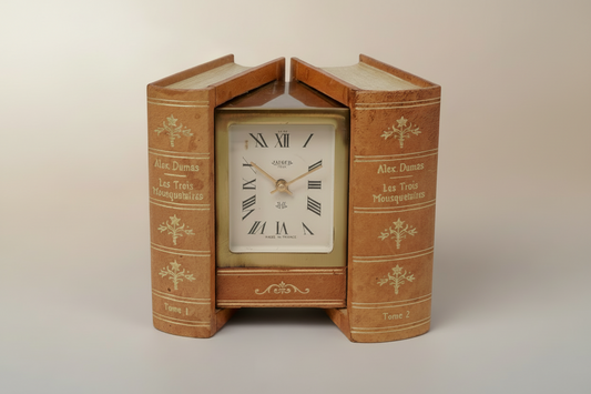 aeger book form Desk Clock Horloge Tischuhr ca 1950, A. Dumas,"Les Trois Mousquetaires"