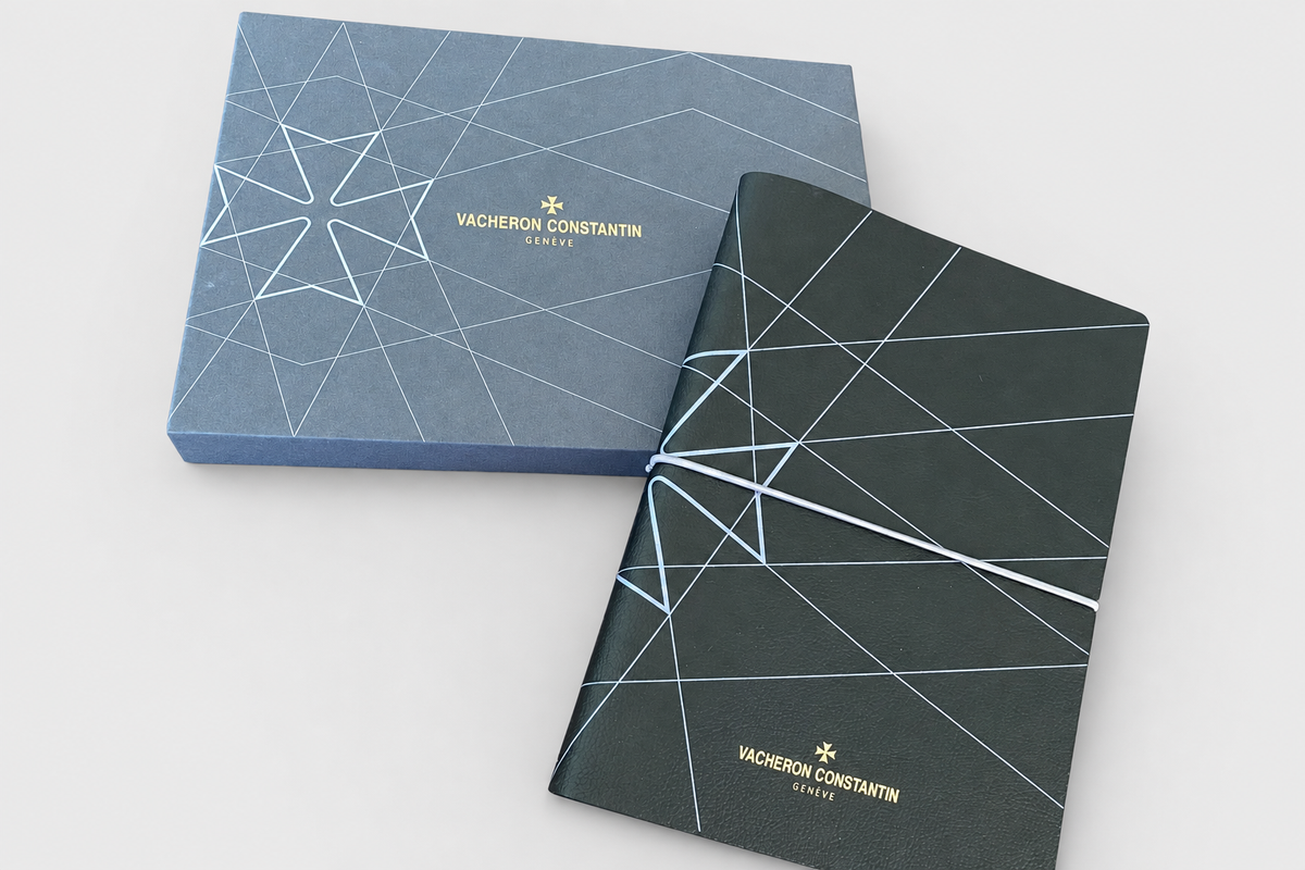 Agenda and box with a light-grey background