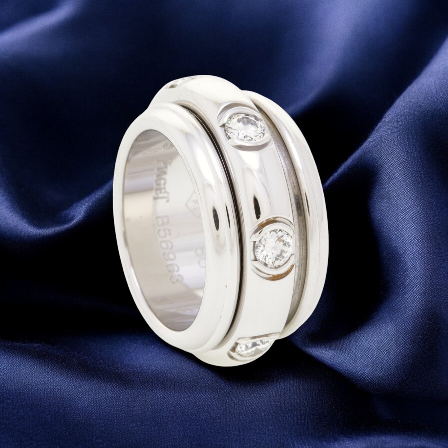 Piaget 18k White Gold Ring- Alliance set with diamonds