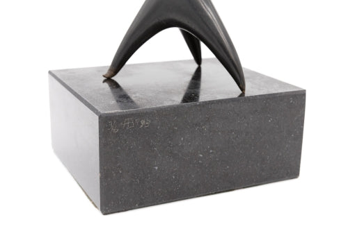 Antoine Poncet (1928), Tripatte, magnificent black patina bronze sculpture on black marble base