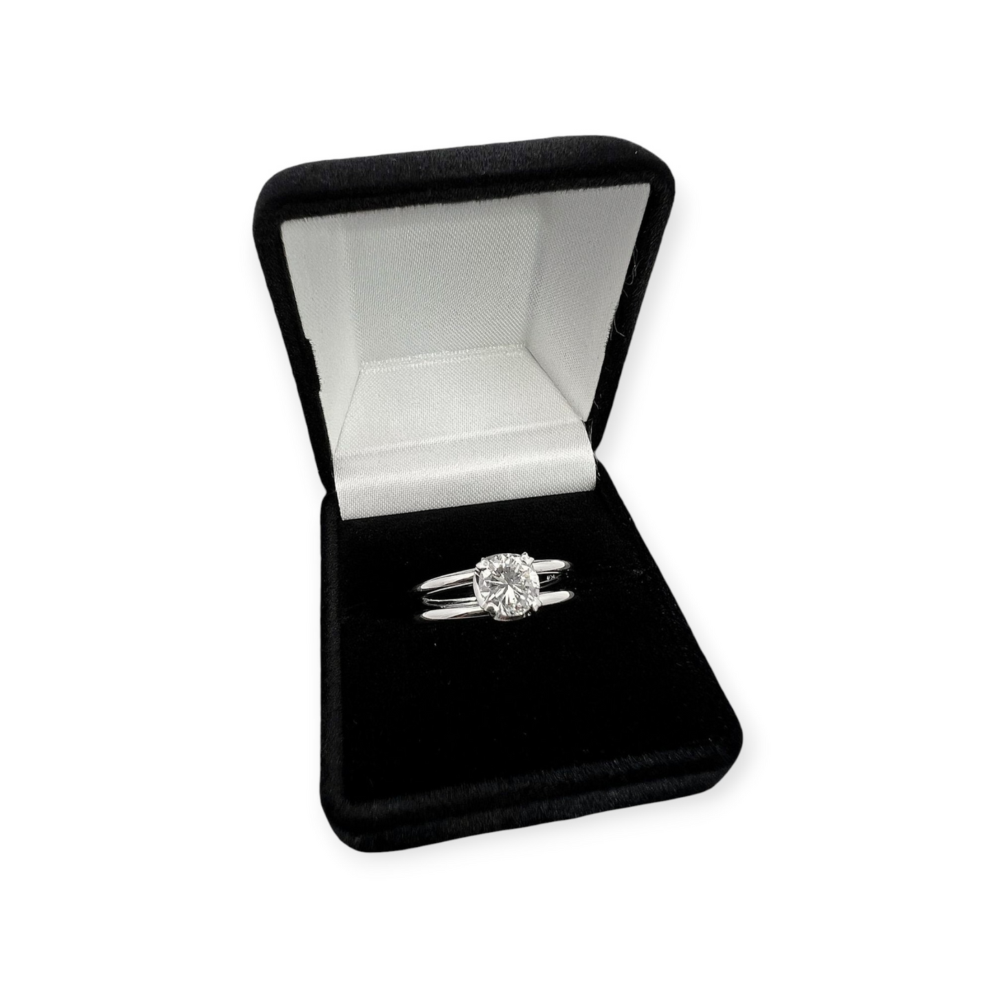 Beautiful 0.73c Solitaire 18k White Gold Ring size 54