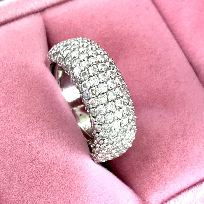 18k White Gold Ring paved with diamonds