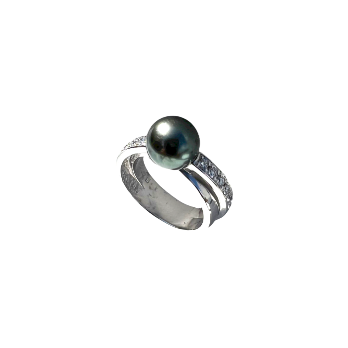 Tahiti Pearl Ring paved with Diamonds